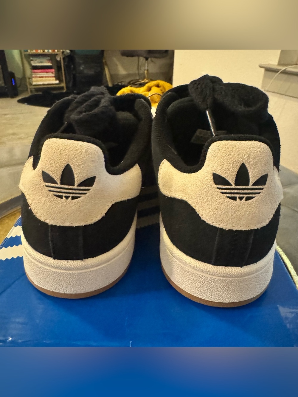 Adidas Campus Black & White Suede Sneakers 7 women’s New in Box - Picture 5 of 8